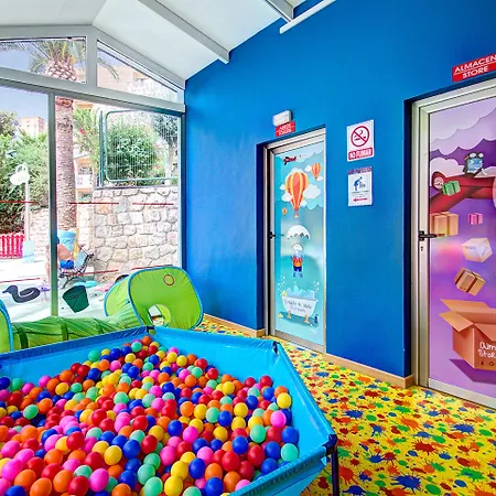 Servigroup Pueblo מלון 3*